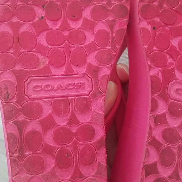 EUC Coach Loralyn Thong - Picture 8 of 8